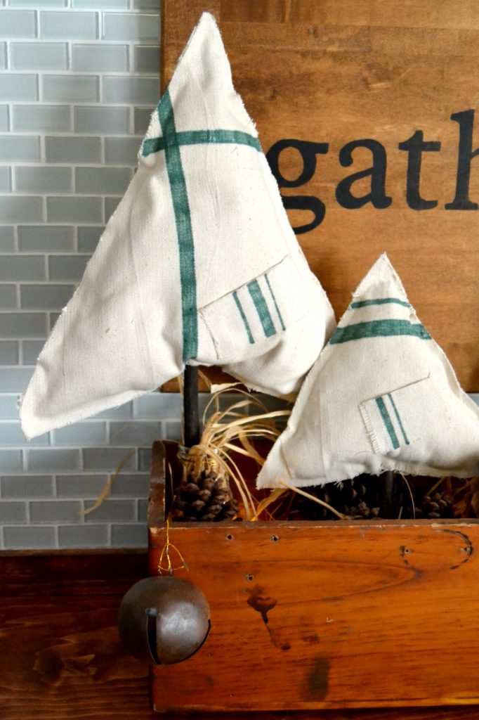 DIY Farmhouse Christmas Decor Made From A Dropcloth