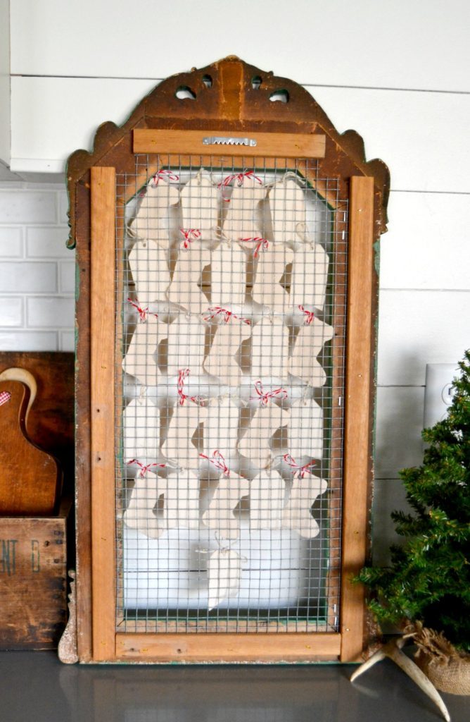 If you like to have an Advent Calendar every year, click over to see how easy it is so create your own fabric Advent Calendar from an old frame and a few supplies. 