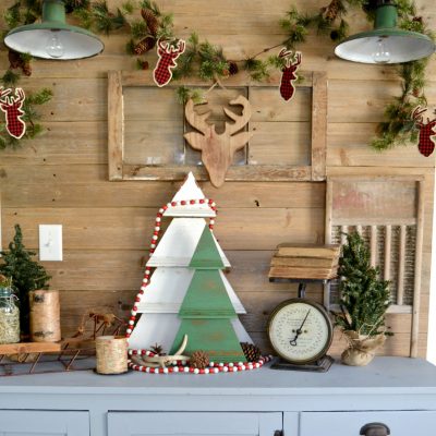 DIY Rustic Wall Christmas Tree