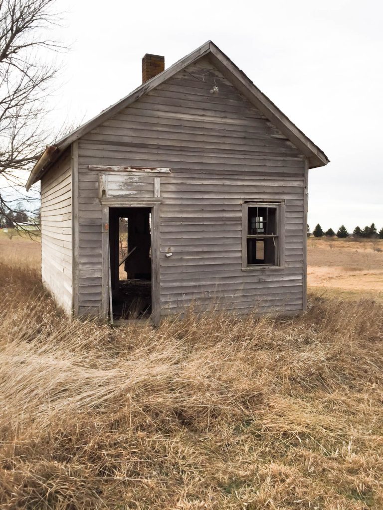 An old farmhouse is always fascinating, but when we found this old farmhouse, I had to get out, take some photos and I found some unexpected inspiration I wasn't even looking for. 