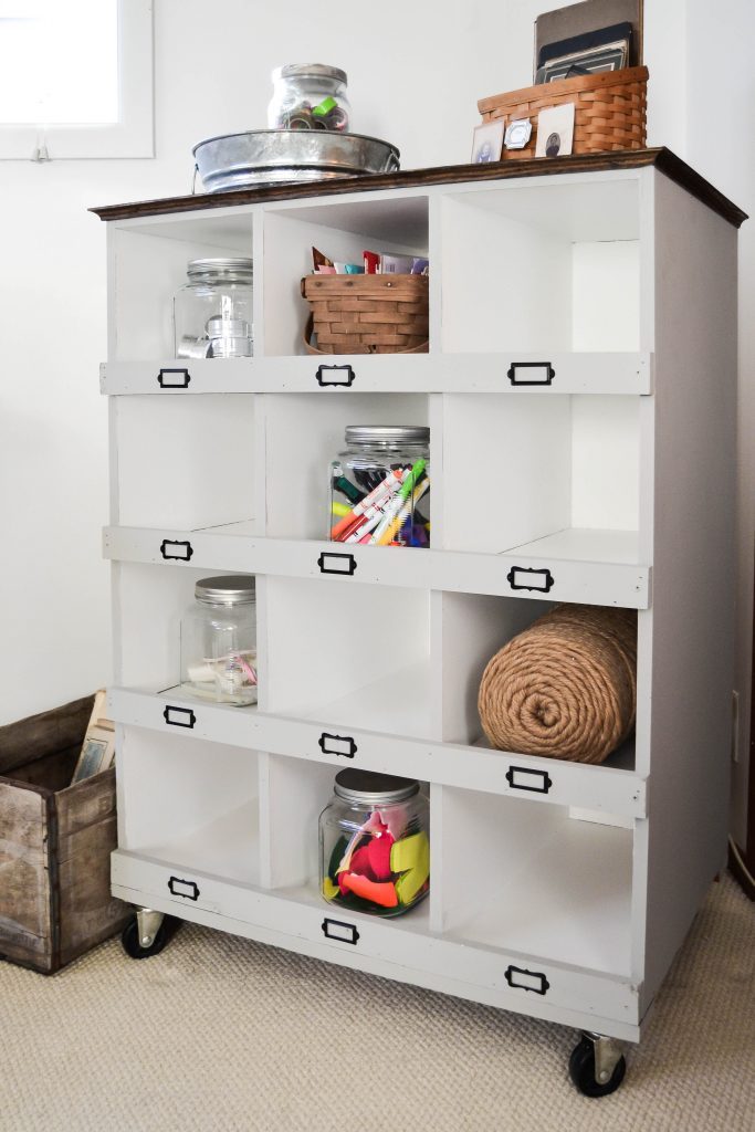If you love cubby storage ideas, click over to see how you can easily DIY cubby storage to get the exact look you want to add function and beauty to your space. 