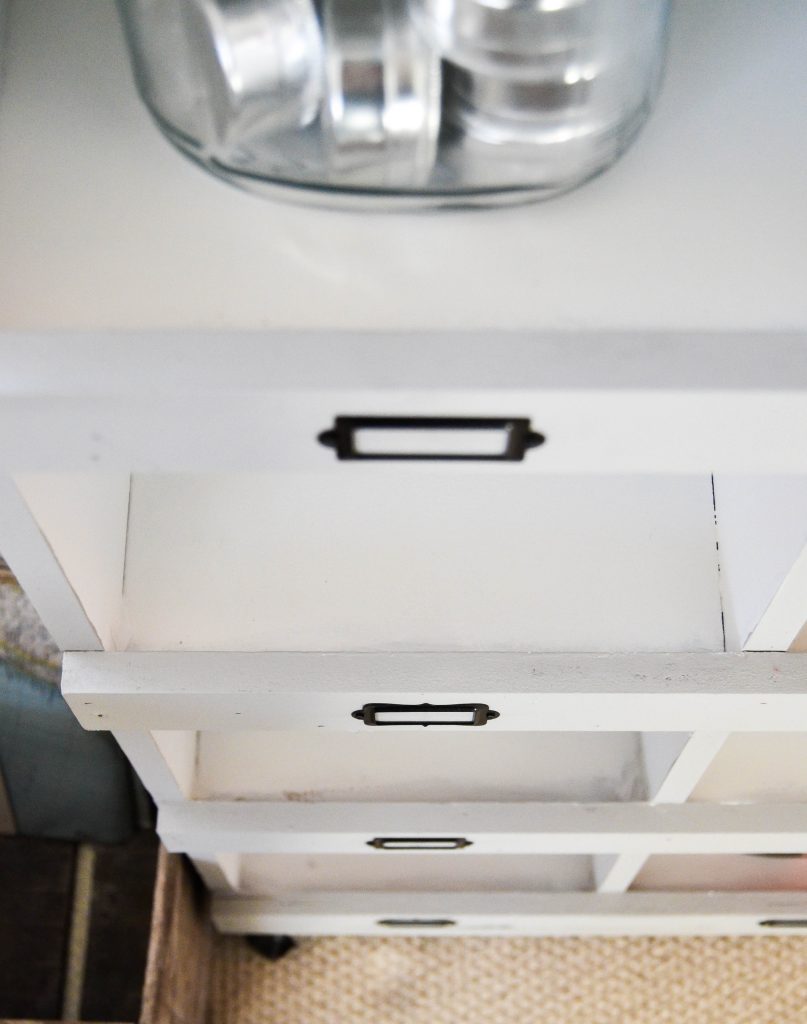 If you love cubby storage ideas, click over to see how you can easily DIY cubby storage to get the exact look you want to add function and beauty to your space. 
