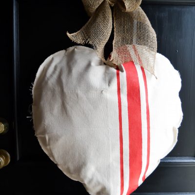 Valentine’s Day Decorations: DIY Heart Wreath