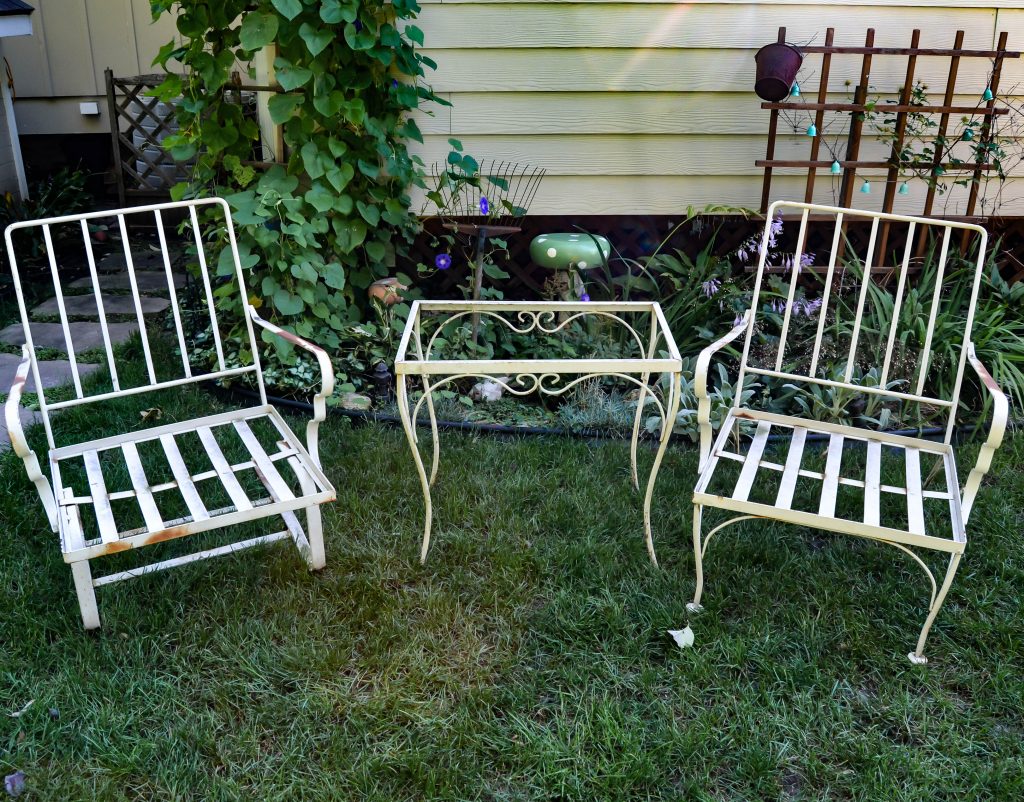 DIY Outdoor Furniture Makeover 