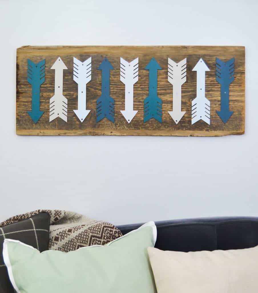 If you are looking for easy and cool wood projects that you can create from scraps pieces of wood you have in your garage, click over and find 10 cool wood projects you can make this weekend! 