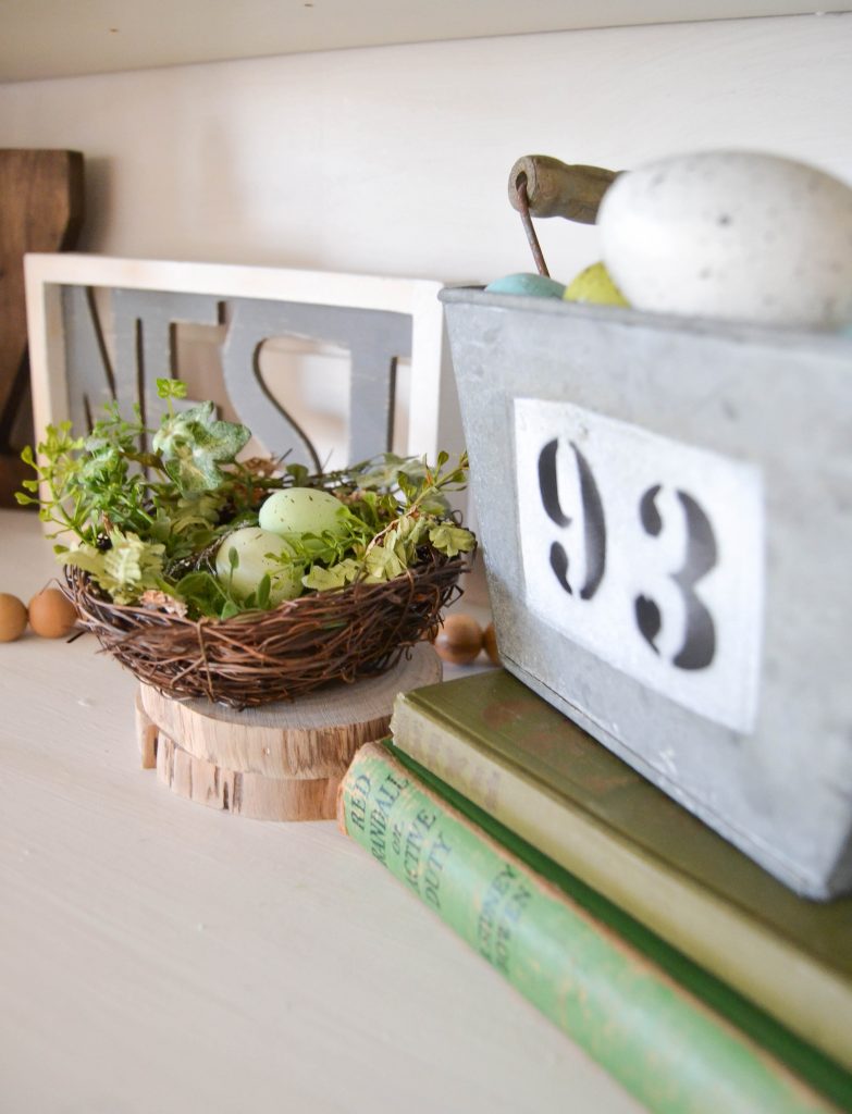 Spring Home Decor - Looking for easy ways to welcome spring in your home's decor? Check out this Spring Home Decor from My Creative Days. 