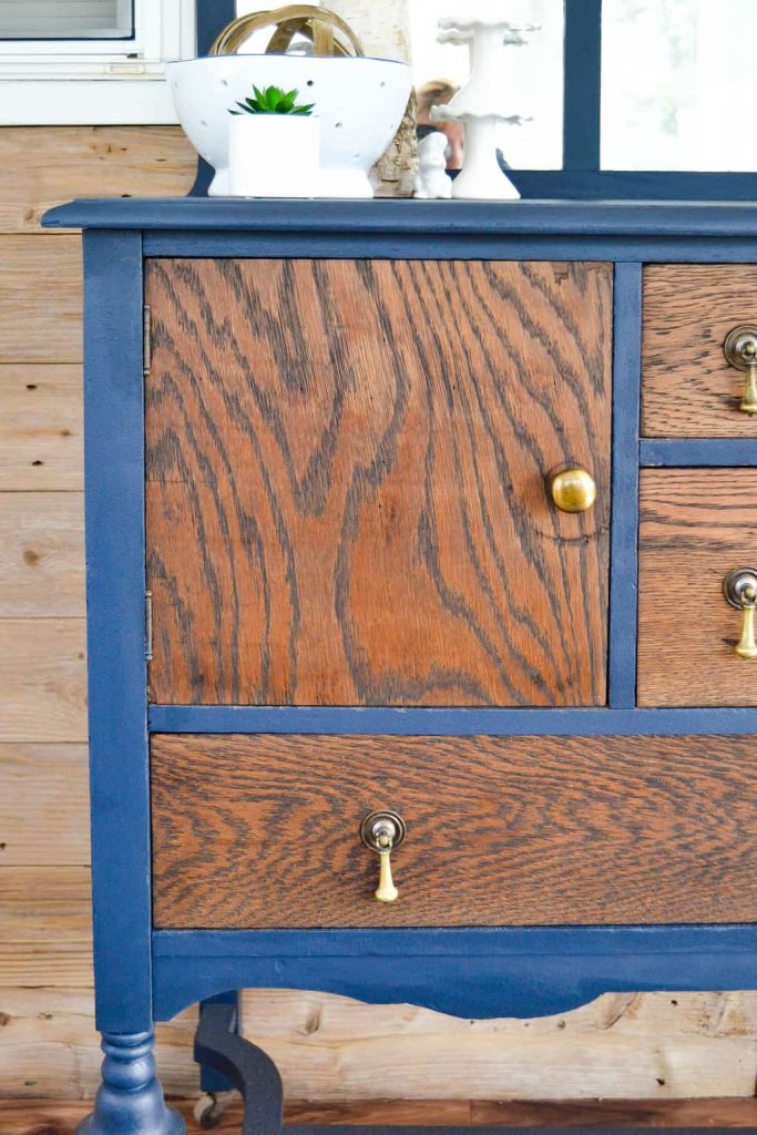 DIY Buffet Makeover - Looking for a great way to make over a buffet? Check out this easy DIY Buffet Makeover in navy from My Creative Days!