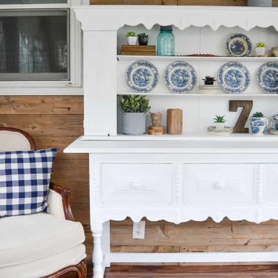 DIY Painted Buffet Makeover – Making It Pretty Again!