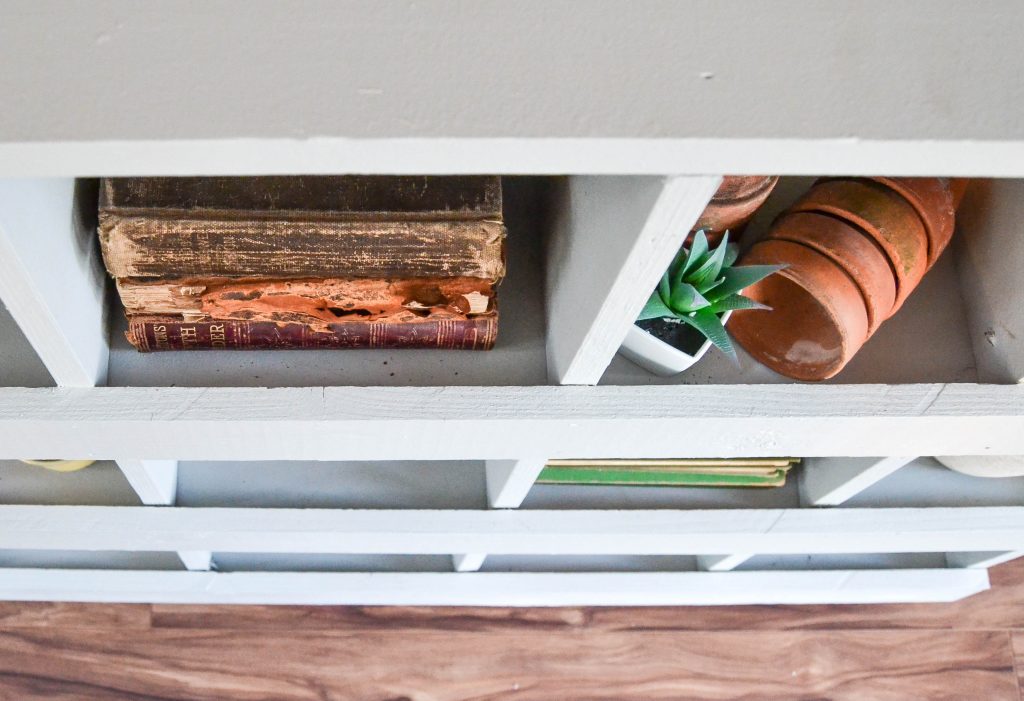 DIY Nesting Boxes - Love the look of nesting boxes, but don't want to spend a ton of money for them at an antique store? Make your own from an old bookshelf! Find out how from My Creative Days.