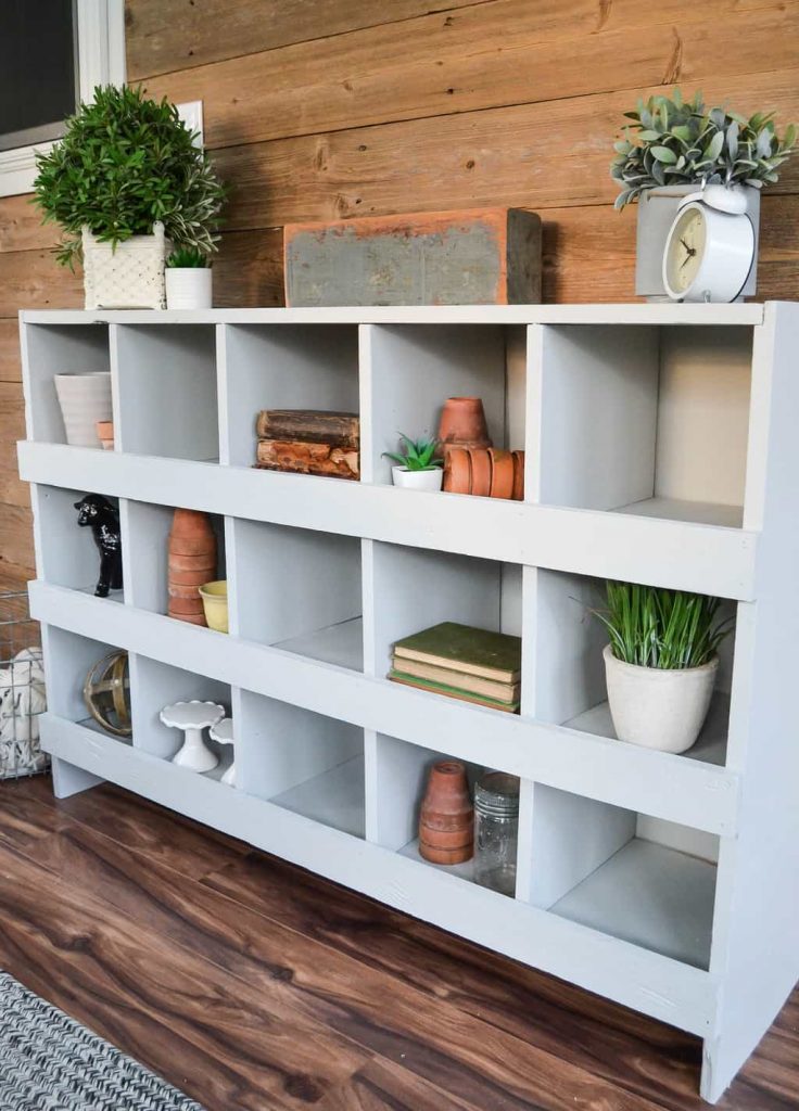 DIY Nesting Boxes - Love the look of nesting boxes, but don't want to spend a ton of money for them at an antique store? Make your own from an old bookshelf! Find out how from My Creative Days.