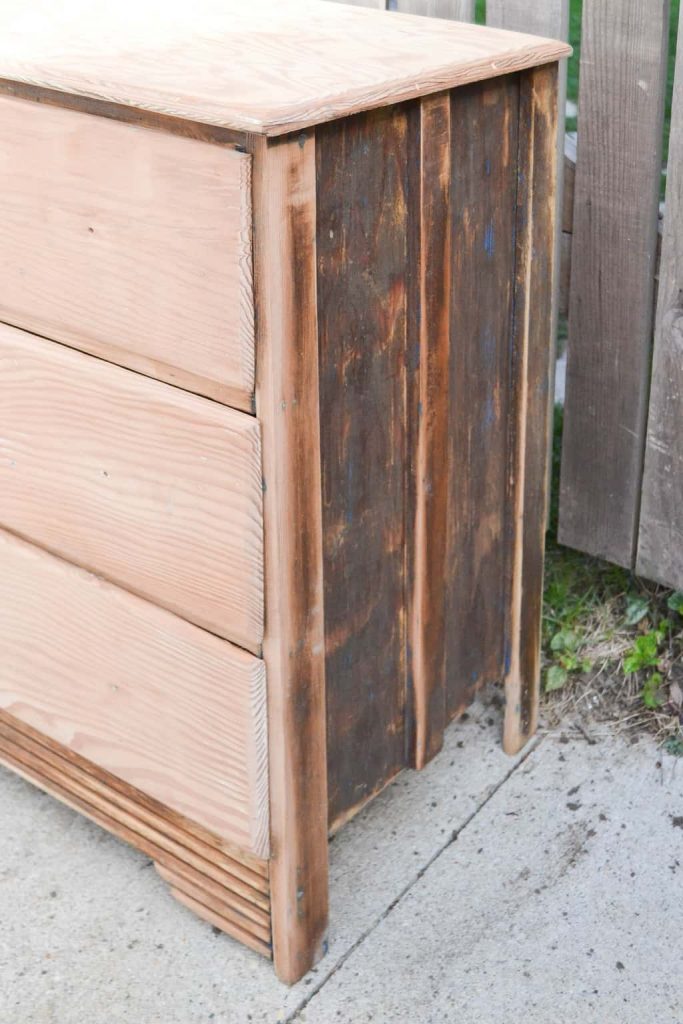 Dresser Makeover With Milk Paint - Want to try milk paint on a piece of furniture? Check out this Dresser Makeover With Milk Paint!