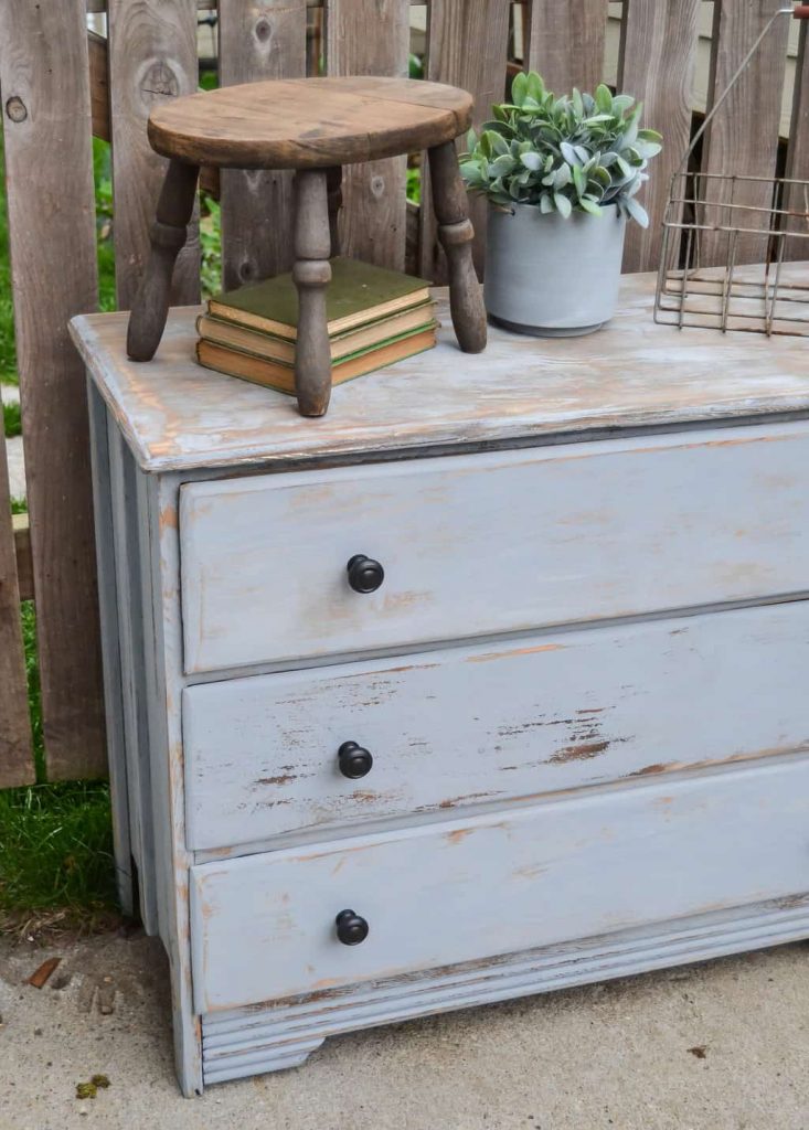 Dresser Makeover With Milk Paint - Want to try milk paint on a piece of furniture? Check out this Dresser Makeover With Milk Paint!