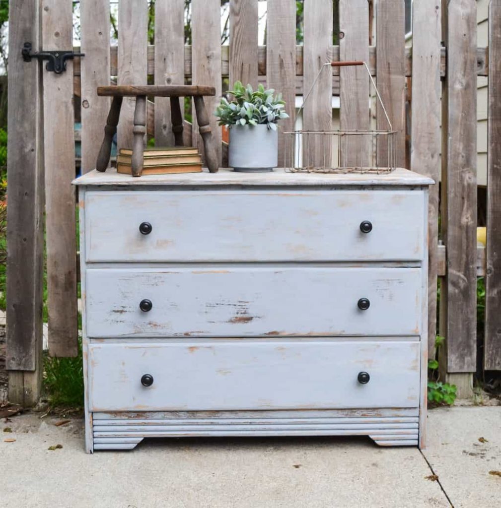 Dresser Makeover With Milk Paint - Want to try milk paint on a piece of furniture? Check out this Dresser Makeover With Milk Paint!