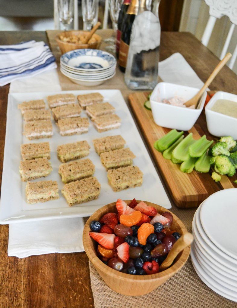 Smoked Salmon Dill Spread - Looking for an easy and versatile recipe to prepare for your next party? This Smoked Salmon Dill Spread is exactly what you need. 