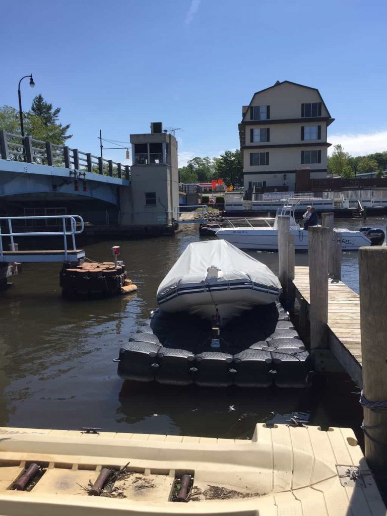 Looking for a family vacation idea in the Midwest? Check out this Midwest Family Vacation to South Haven, Michigan!