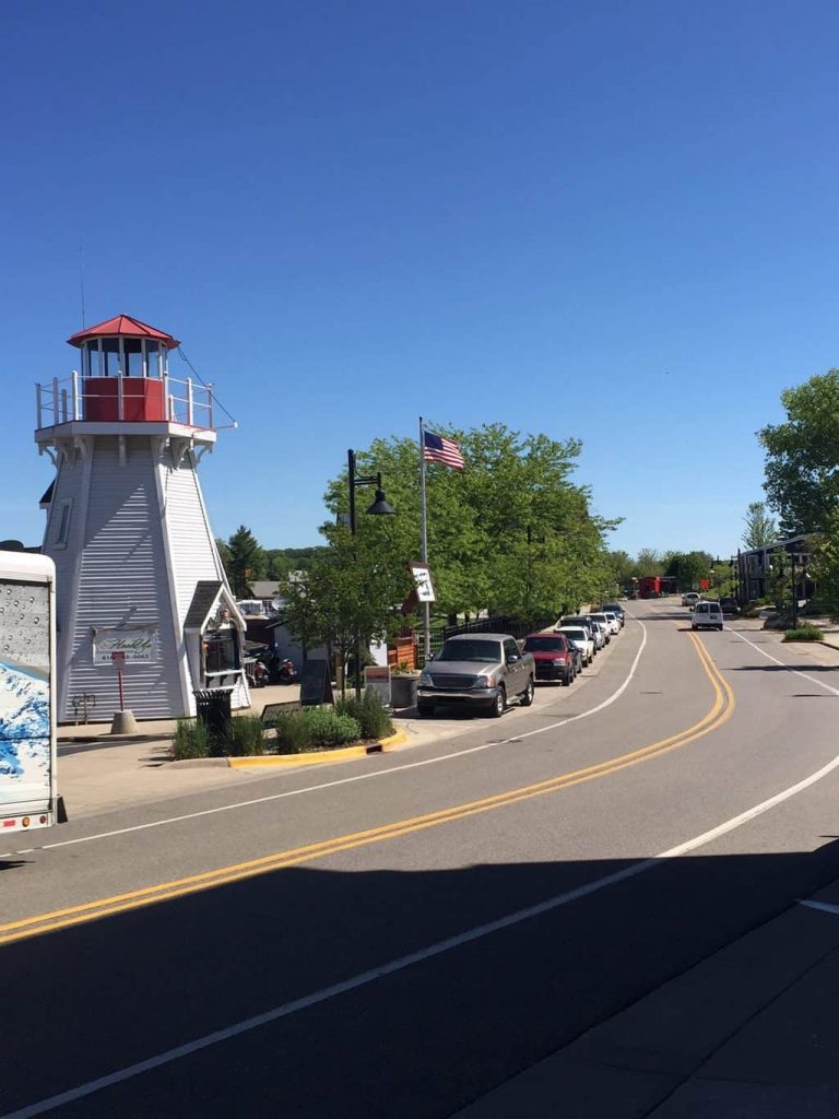 Looking for a family vacation idea in the Midwest? Check out this Midwest Family Vacation to South Haven, Michigan!