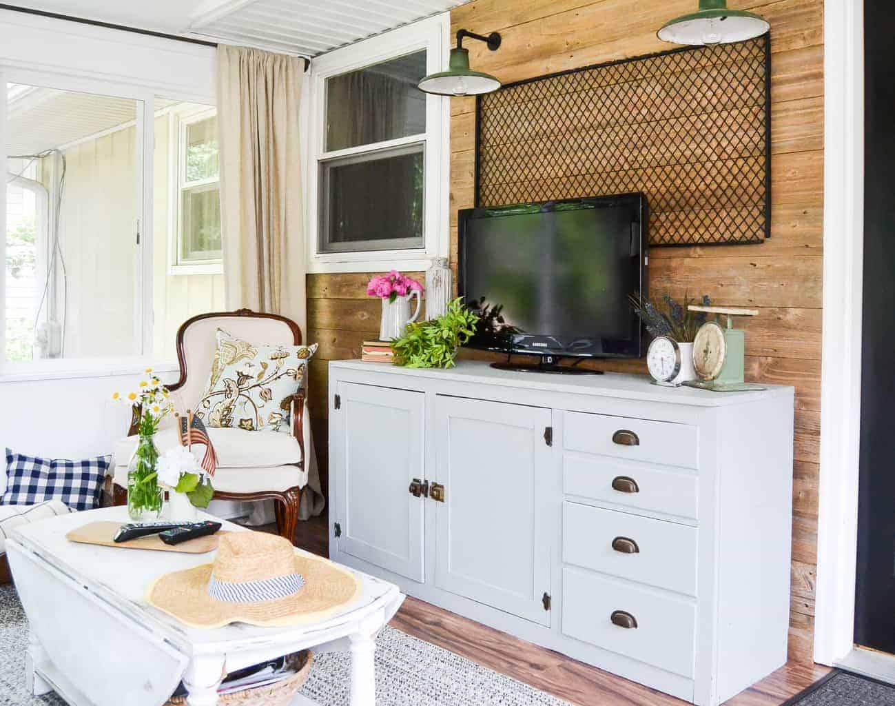 Summer Porch Tour With New Barn Find - My Creative Days