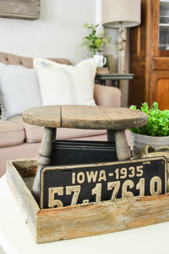 Farmhouse Throw Pillows - If you are looking for farmhouse throw pillows, look no further. This post will show you where to get them.