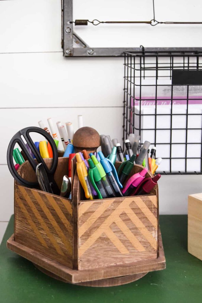 Back To School Organization - Easy Ways To Make the Back To School Organization process run smooth. 