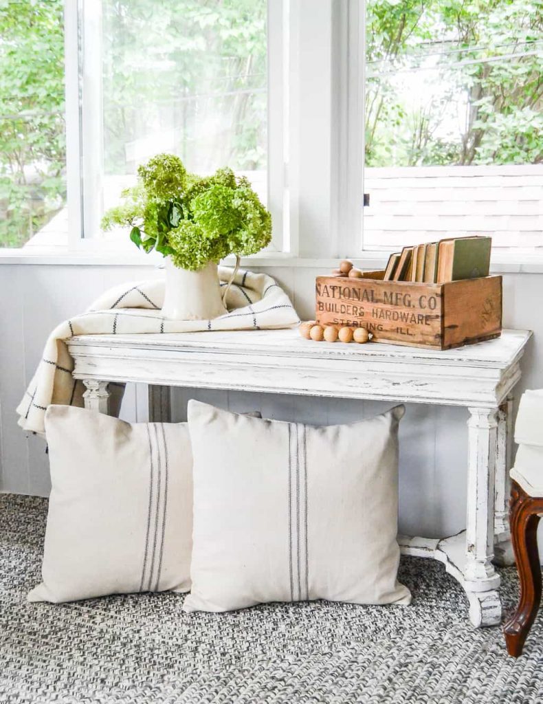 Piano Bench Turned Farmhouse Bench - Looking for frugal ways to add farmhouse style to you home? Check out this Piano Bench Turned Farmhouse Bench from My Creative Days just using paint and sandpaper!