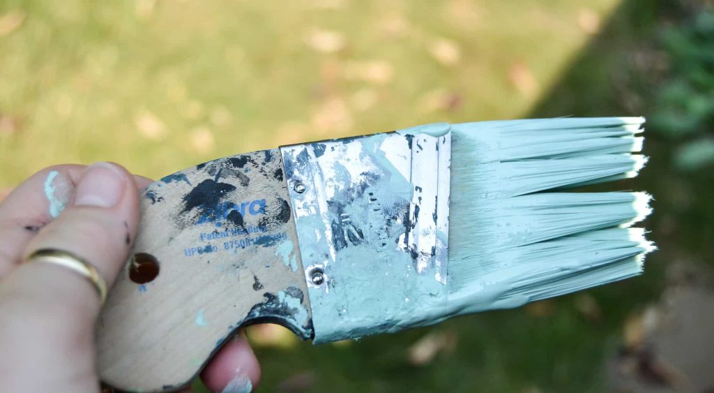 The Fastest Way To Paint Furniture - If you want to paint furniture, but don't think you have time, I can show you The Fastest Way To Paint Furniture that will give you the results you want without spending a lot of time to do it.