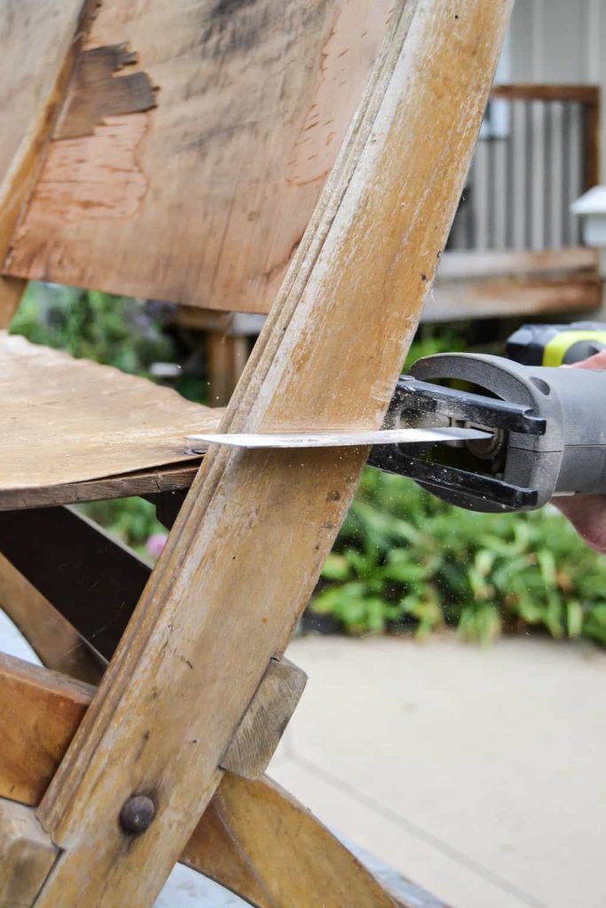 Repurposed Chairs - Wood Theater seats become DIY wall decor!