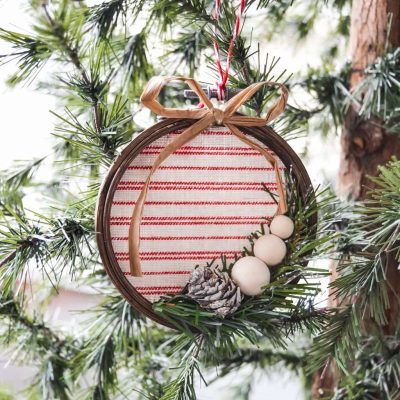 DIY Embroidery Hoop Christmas Ornament