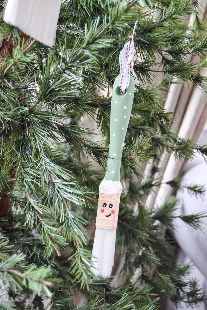 How To Make Paint Brush Christmas Tree Decorations - Turn your old paint brushes into Christmas tree decorations!
