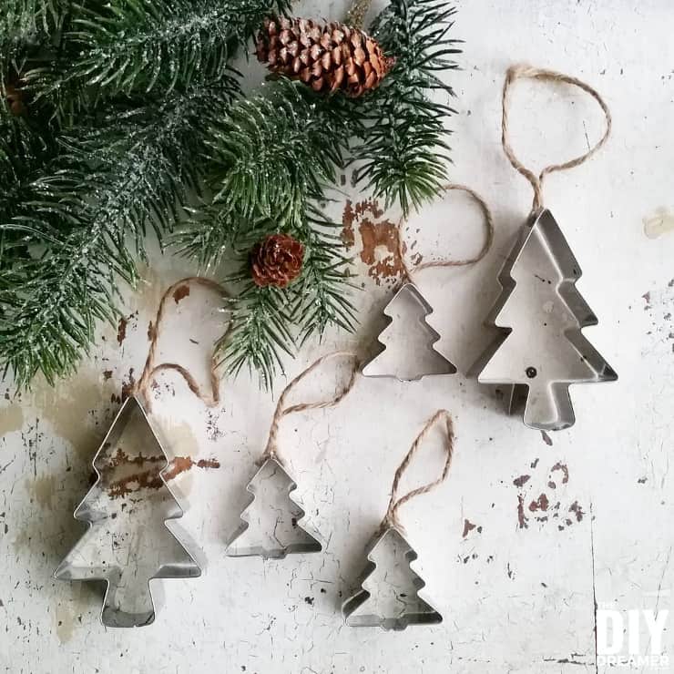 Christmas is the perfect time to get creative. These Homemade Christmas Ornaments are easy to make and beautiful to decorate with. 