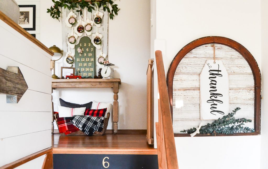Easy DIY Advent Calendar with scrap wood, metal numbers and small hooks!