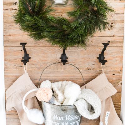 5 Tips For Small Entry Christmas Decor