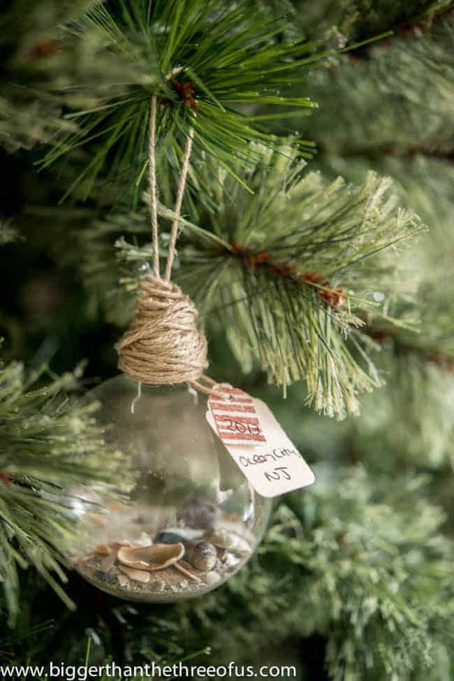 Christmas is the perfect time to get creative. These Homemade Christmas Ornaments are easy to make and beautiful to decorate with.