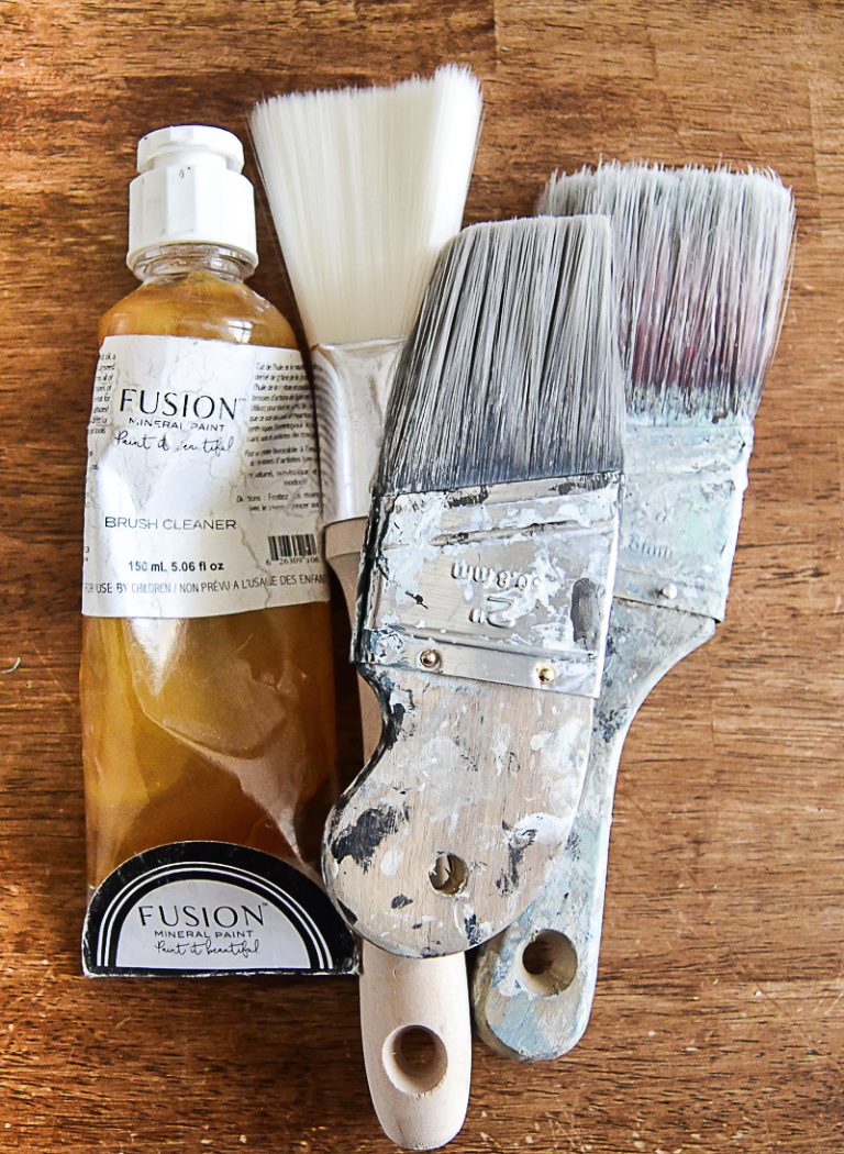 How To Clean A Paint Brush Easily and Effectively