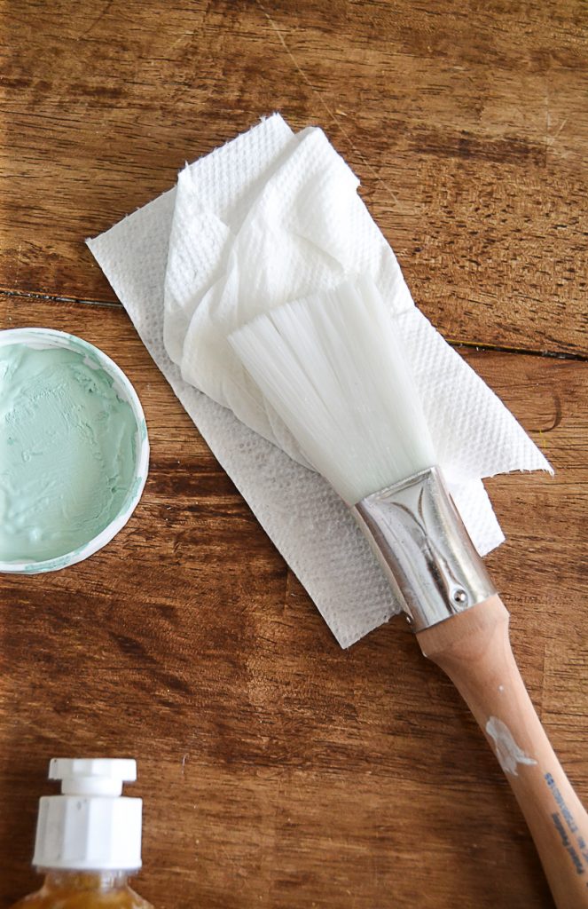 Tired of throwing out paint brushes because you can't get them clean? Click over to see how to clean a paint brush easily and effectively every time!