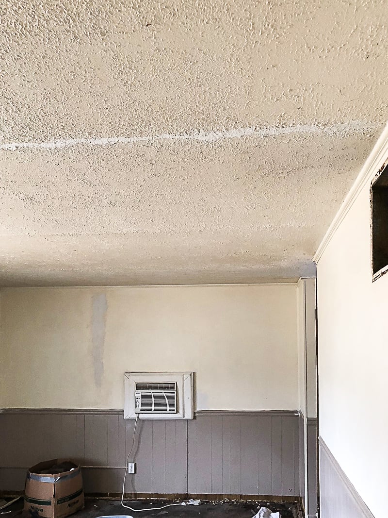 How to clean clearance smoke off of walls