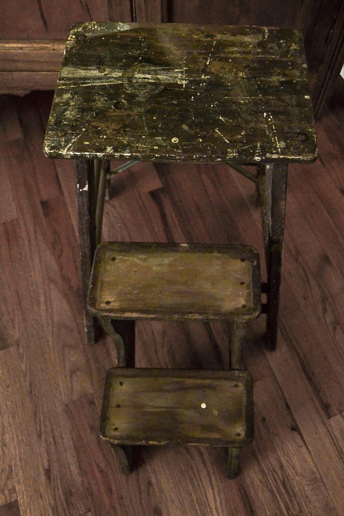 If you are in need of a small side table in your space, click over and see how easy it is to add one without spending a lot of money just by thinking outside of the box. This small side table will also add a ton of charm to your space as well! 