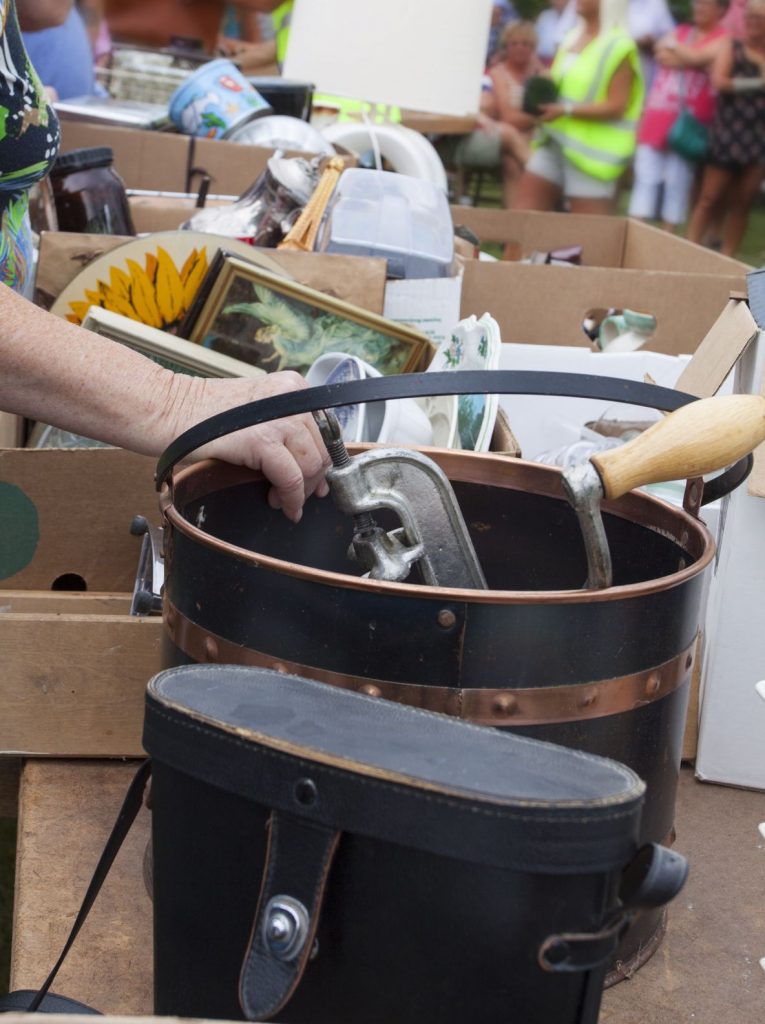 If you want a great garage sale finder, click over to get some great tips for locating the best garage sales where you live.