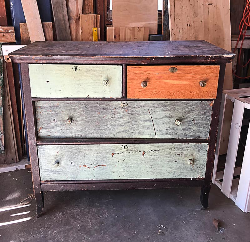 If you have a bedroom chest that is in need of a makeover, click over and see how this chest was transformed with paint, sandpaper and one of my favorite paint brushes! 