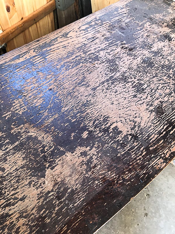 If you have a bedroom chest that is in need of a makeover, click over and see how this chest was transformed with paint, sandpaper and one of my favorite paint brushes!