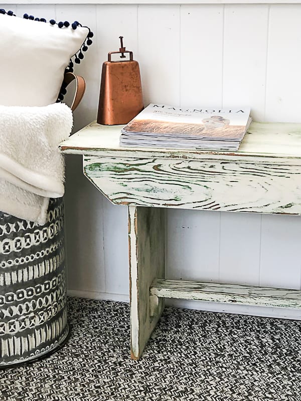 If you love wood benches but don't want to spend a ton of money on them in the stores, click over to see how to build a wood bench the easy way!!