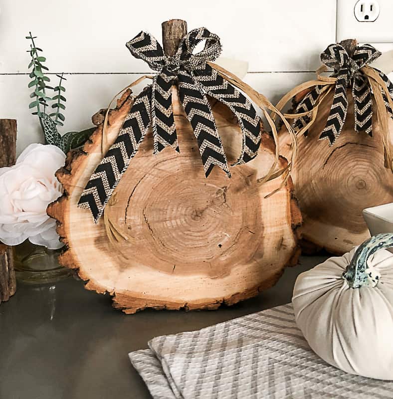Wood slabs are so beautiful to use in home decor. If you don't want to spend the money to buy them in stores, click over to see how easy it is to DIY some to add to your space!