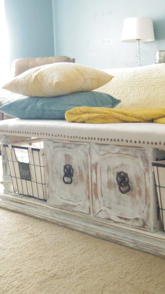 Canvas drop cloths are inexpensive and you can make so many things out of them. Click over to find 30 drop cloth projects you can make today!