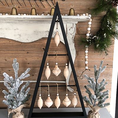 DIY Christmas Tree Made From Scrap Wood