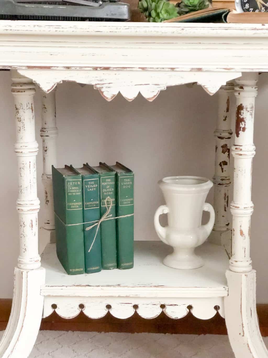 If you are looking for a farmhouse end table, this tutorial will show you how to DIY a farmhouse end table easily and with only a few supplies.
