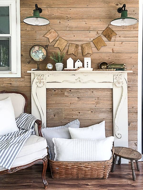 Rustic decor fits many styles of homes and these easy DIY rustic decor projects can be made for your home this weekend!