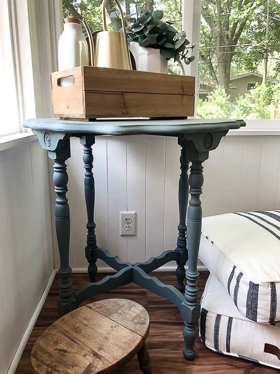 This blue table makeover shows that it doesn't take a lot of money to decorate a cozy home with pieces you customize to fit your style perfectly.