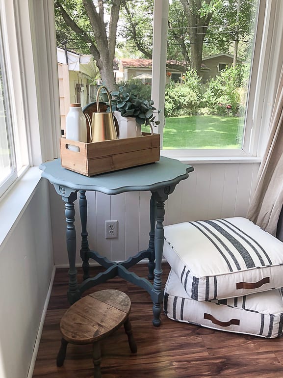 This blue table makeover shows that it doesn't take a lot of money to decorate a cozy home with pieces you customize to fit your style perfectly.