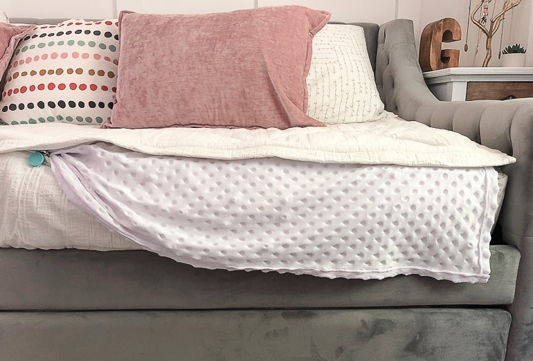 Beddy's bedding takes the stress out of making the bed. All the bedding pieces come as one unit that you zip to make and unzip to wash. It is genius!