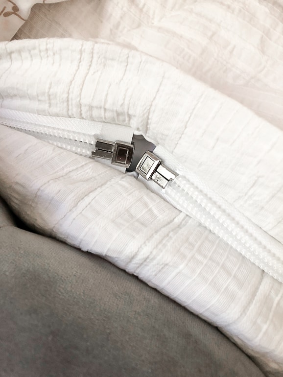 Beddy's bedding takes the stress out of making the bed. All the bedding pieces come as one unit that you zip to make and unzip to wash. It is genius!