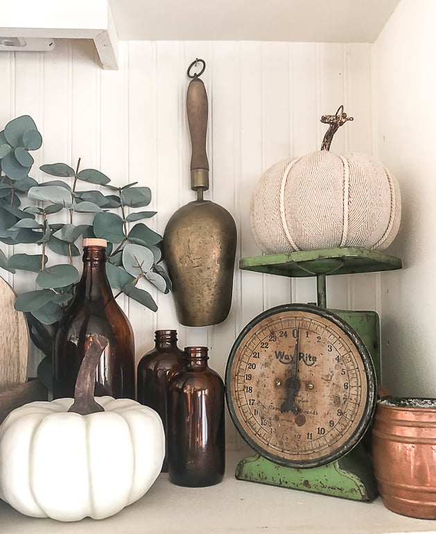 Looking for easy ways to add fall home decor to your home? These simple tips will help you do just that.